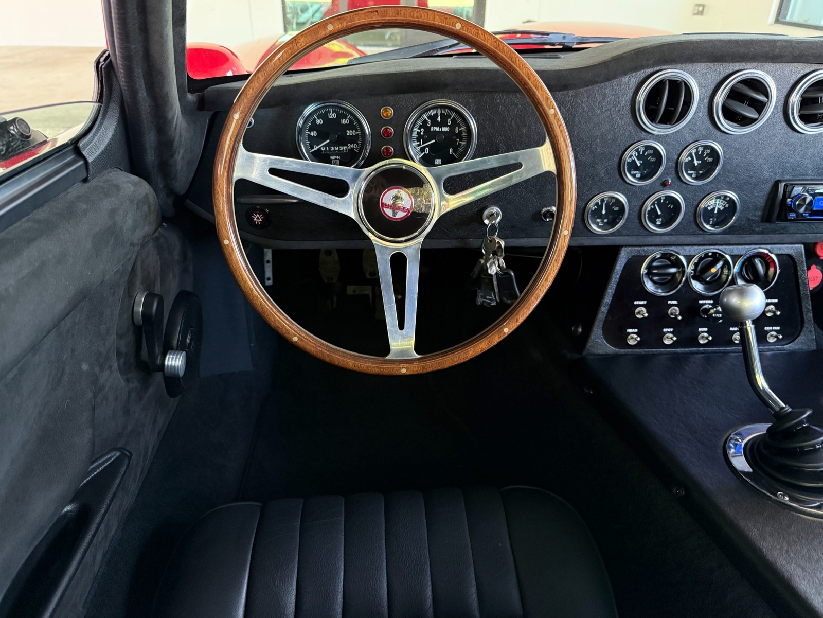 Shelby-Daytona-Coupe-Superformance-1965-2-Door-Coupe-32