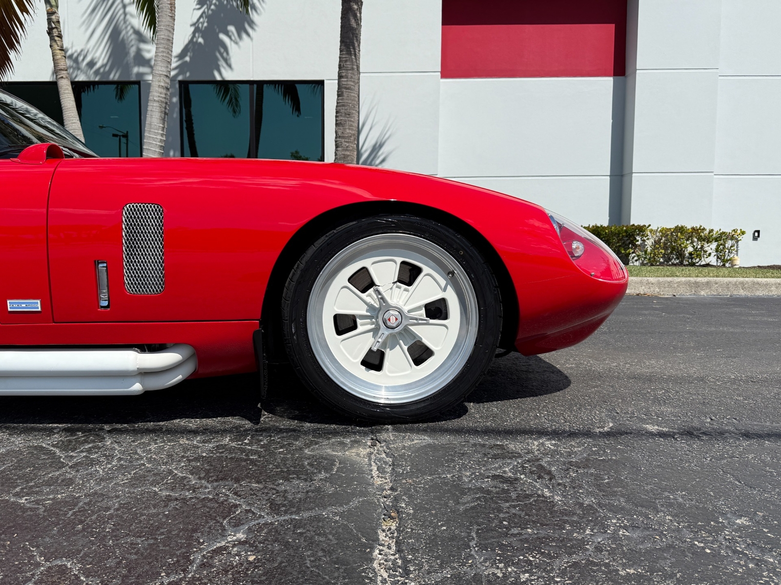 Shelby-Daytona-Coupe-Superformance-1965-2-Door-Coupe-9