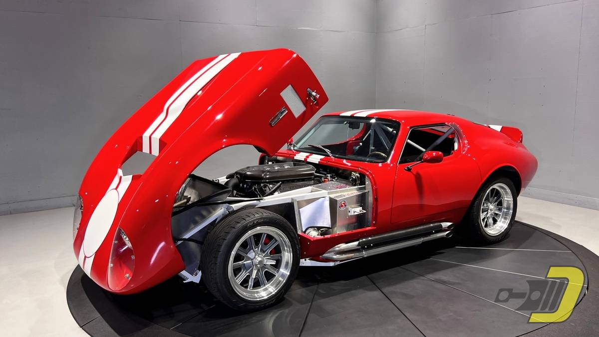 Shelby-Daytona-coupe-replica-1965-red-12