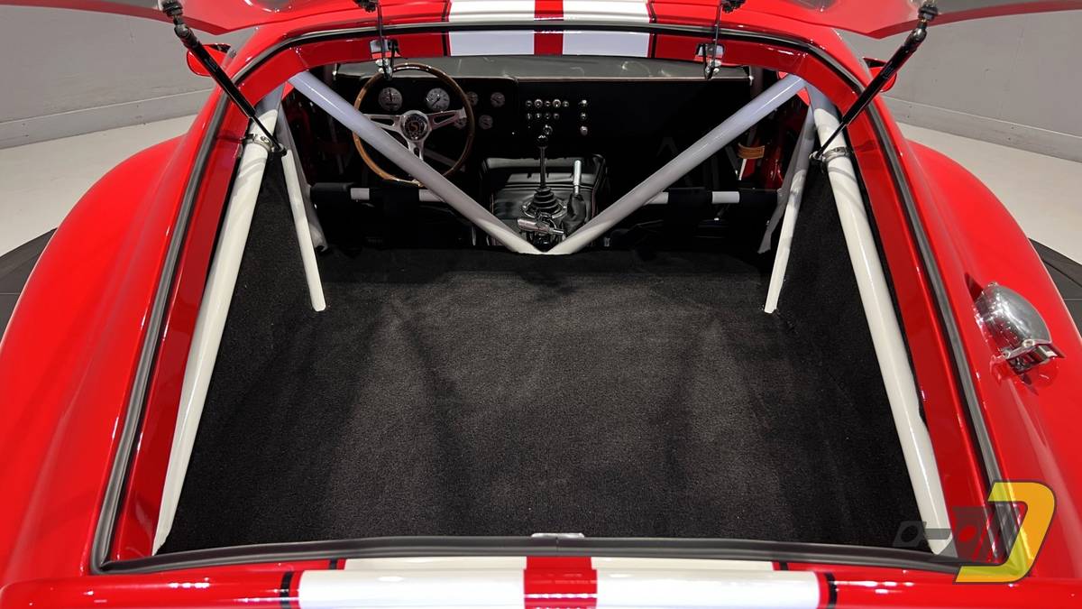 Shelby-Daytona-coupe-replica-1965-red-16