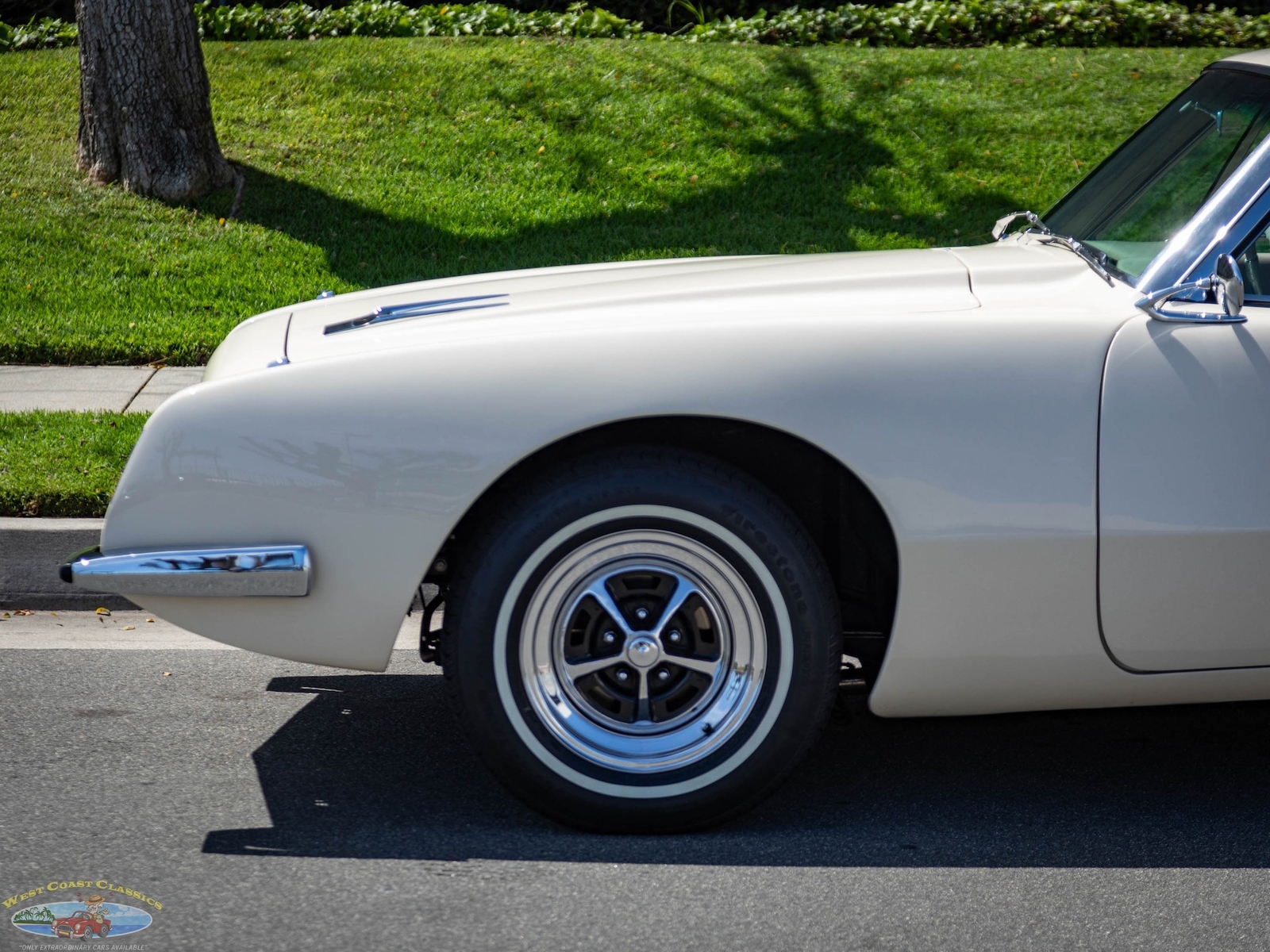 Studebaker-Avanti-1963-2-Door-Coupe-1
