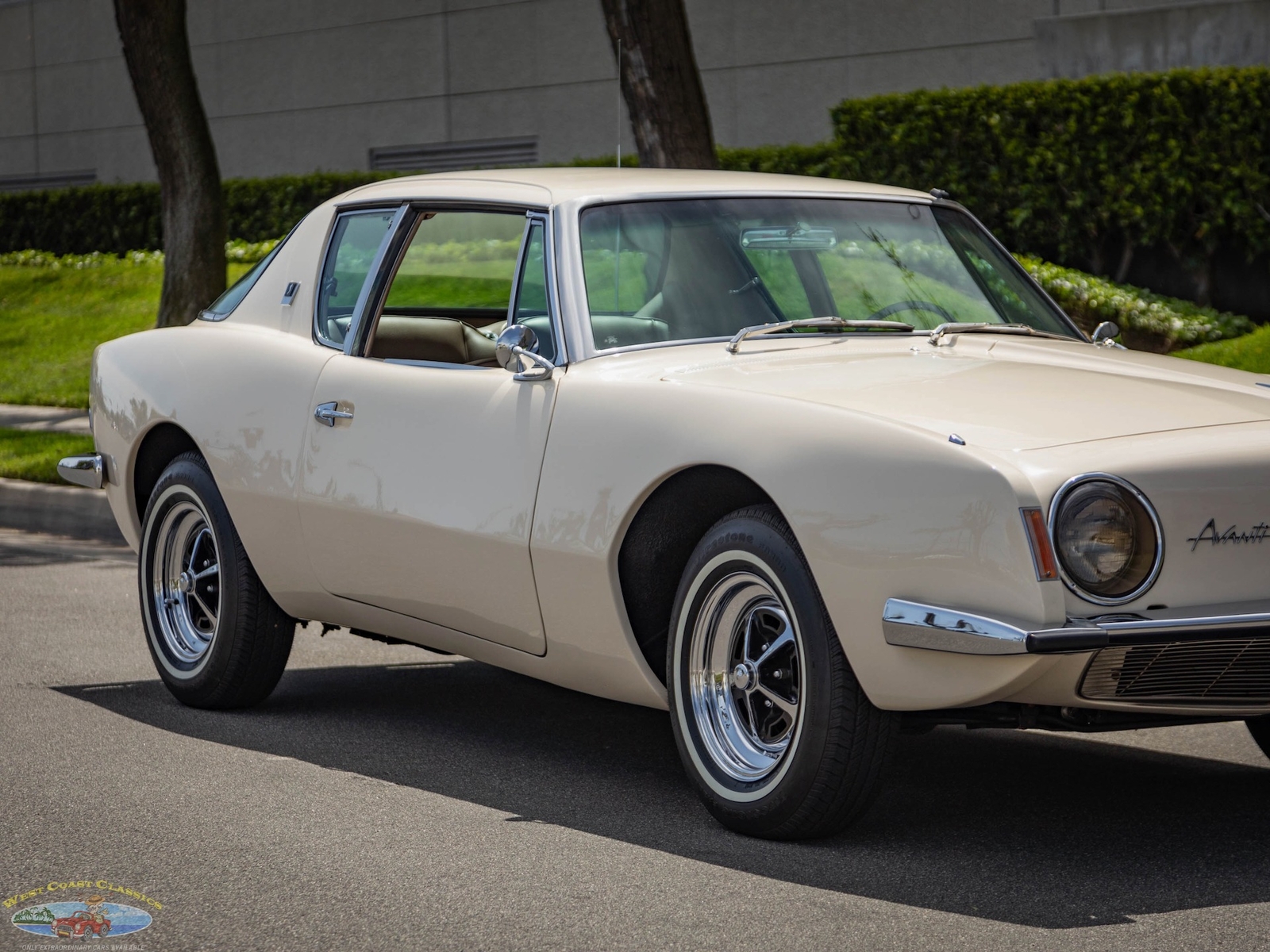 Studebaker-Avanti-1963-2-Door-Coupe-10