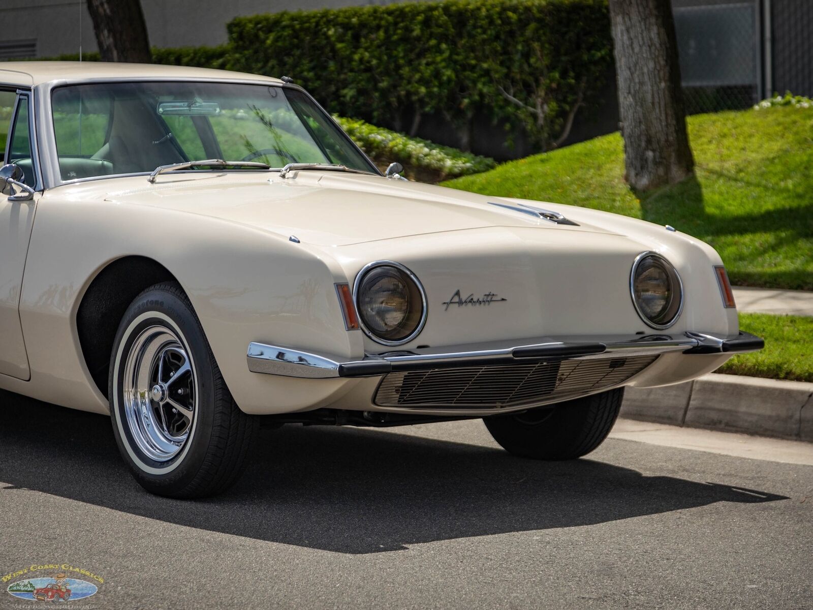 Studebaker-Avanti-1963-2-Door-Coupe-11