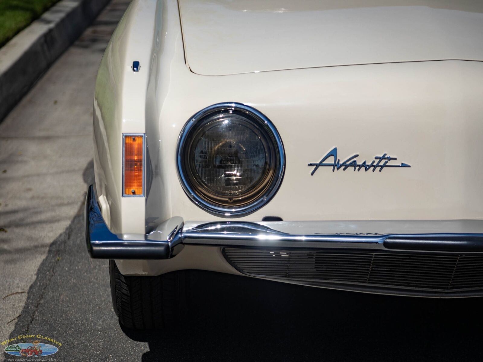 Studebaker-Avanti-1963-2-Door-Coupe-13