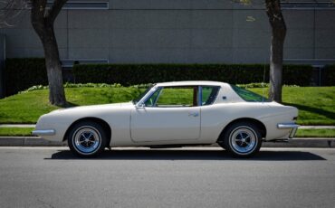 Studebaker-Avanti-1963-2-Door-Coupe-2