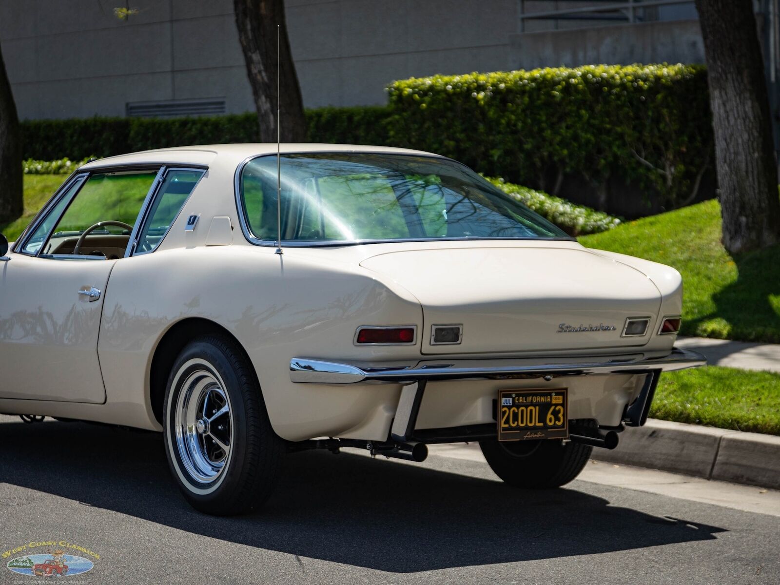 Studebaker-Avanti-1963-2-Door-Coupe-22