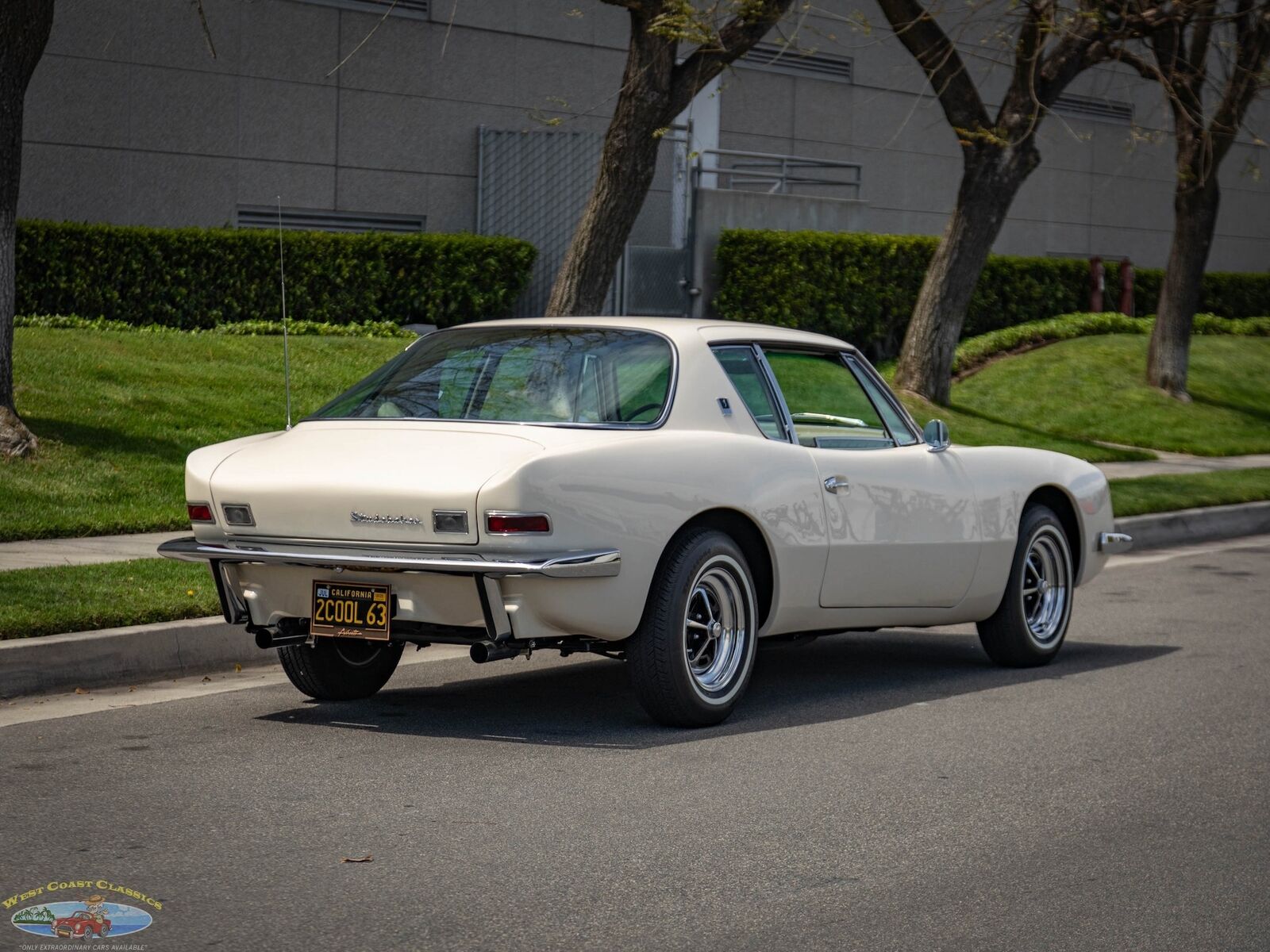 Studebaker-Avanti-1963-2-Door-Coupe-23