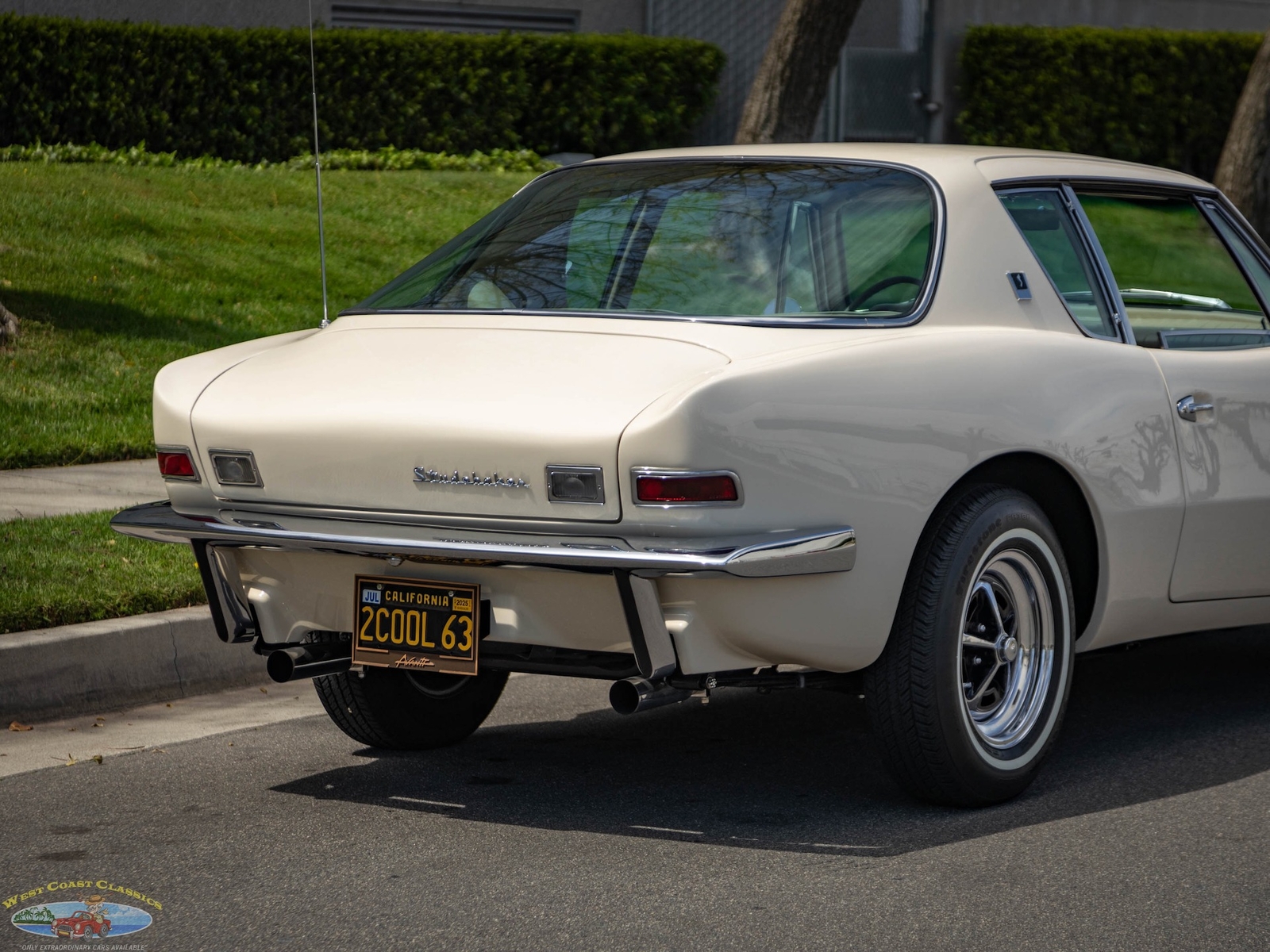 Studebaker-Avanti-1963-2-Door-Coupe-24
