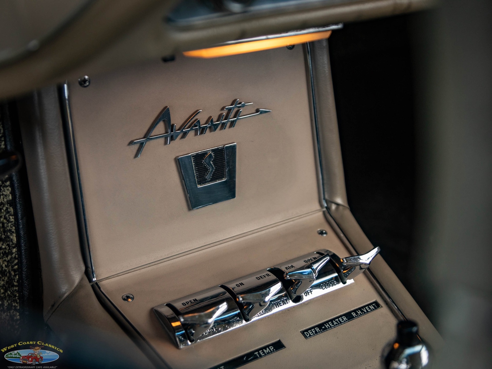 Studebaker-Avanti-1963-2-Door-Coupe-39