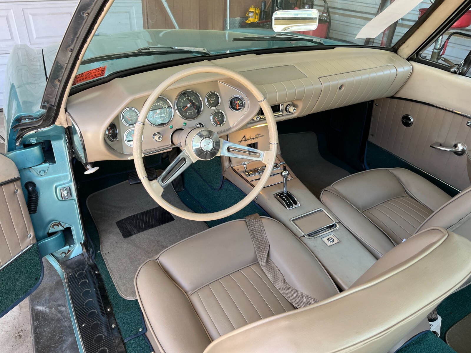 Studebaker-Avanti-1963-Coupe-15