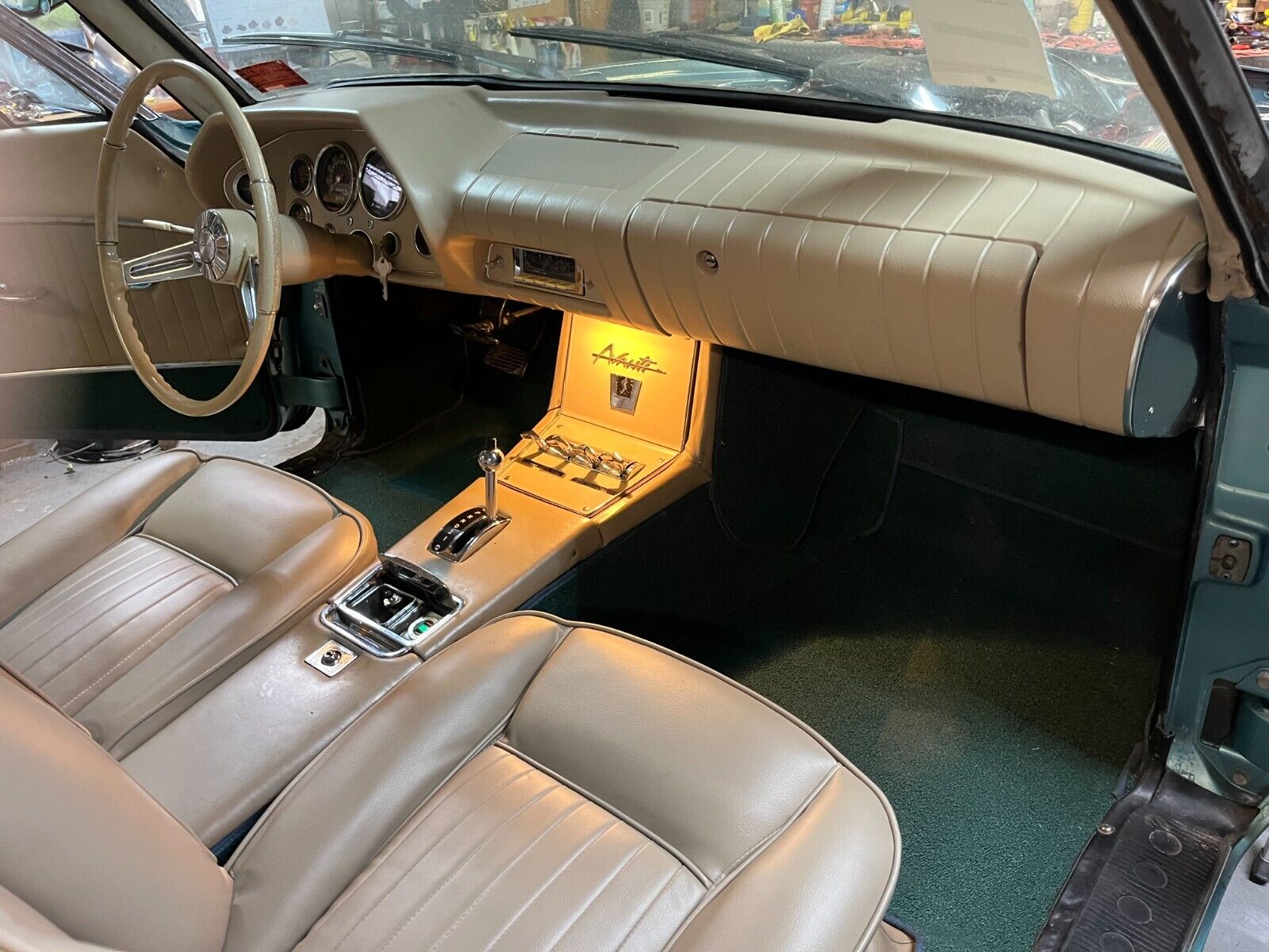 Studebaker-Avanti-1963-Coupe-17