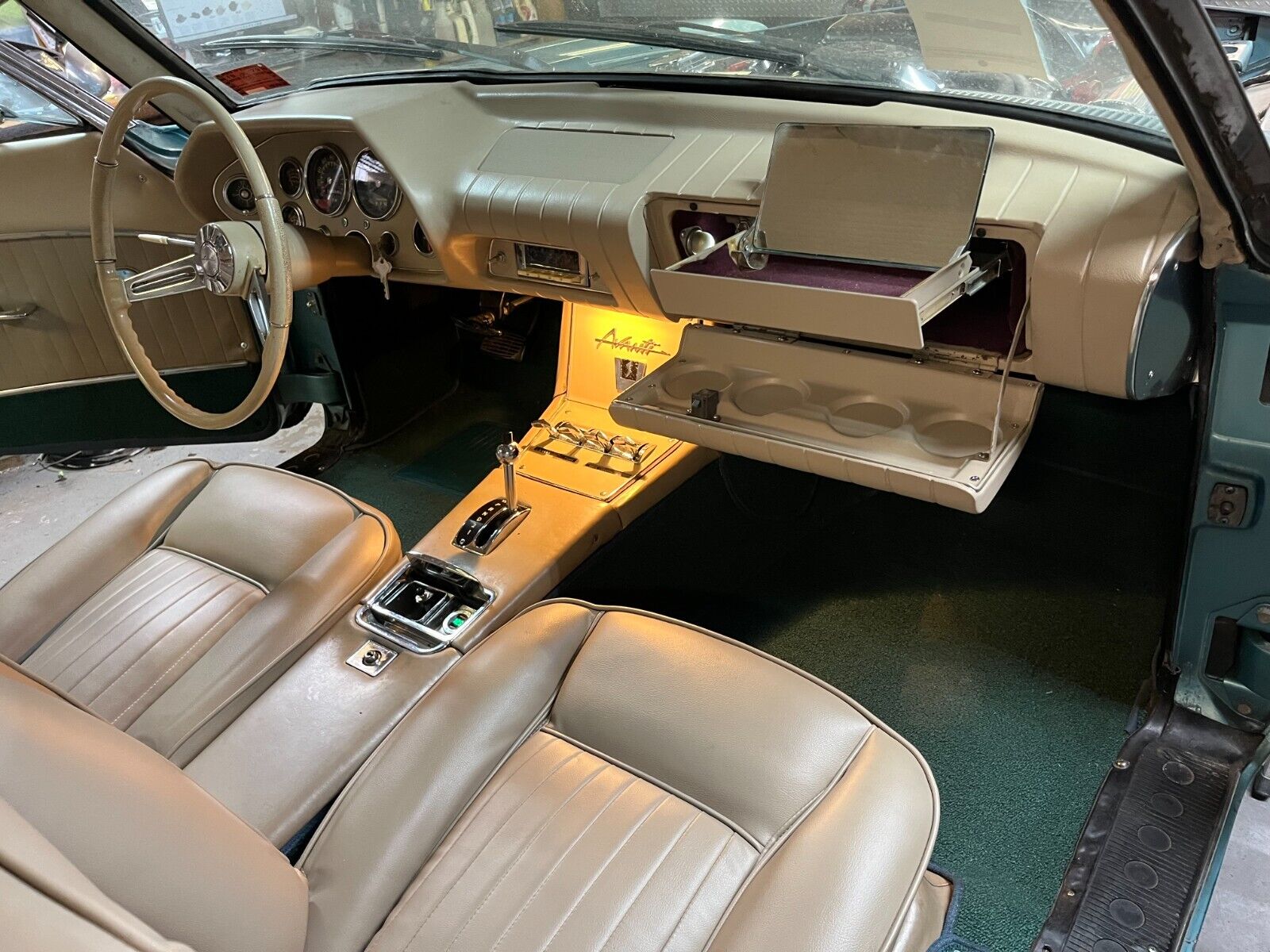Studebaker-Avanti-1963-Coupe-18