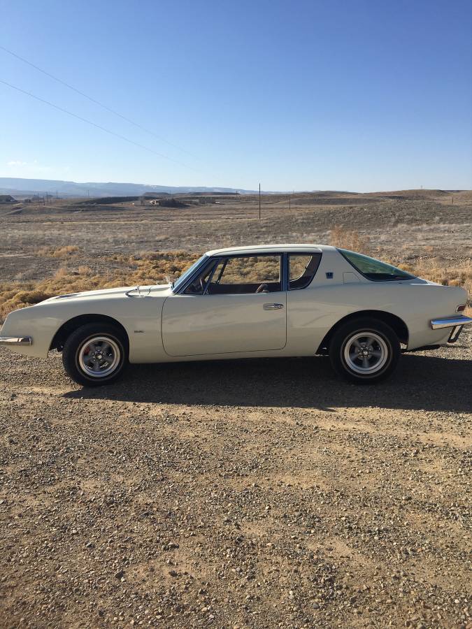 Studebaker-Avanti-1963-white-11