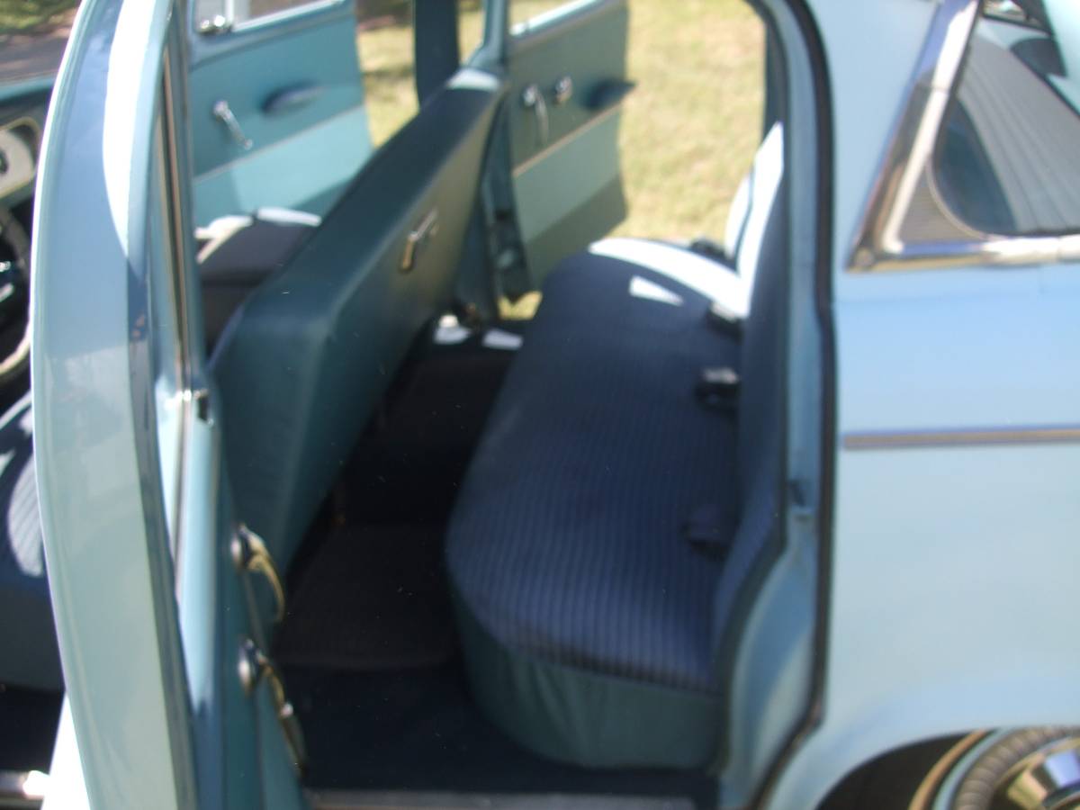 Studebaker-Lark-1960-4