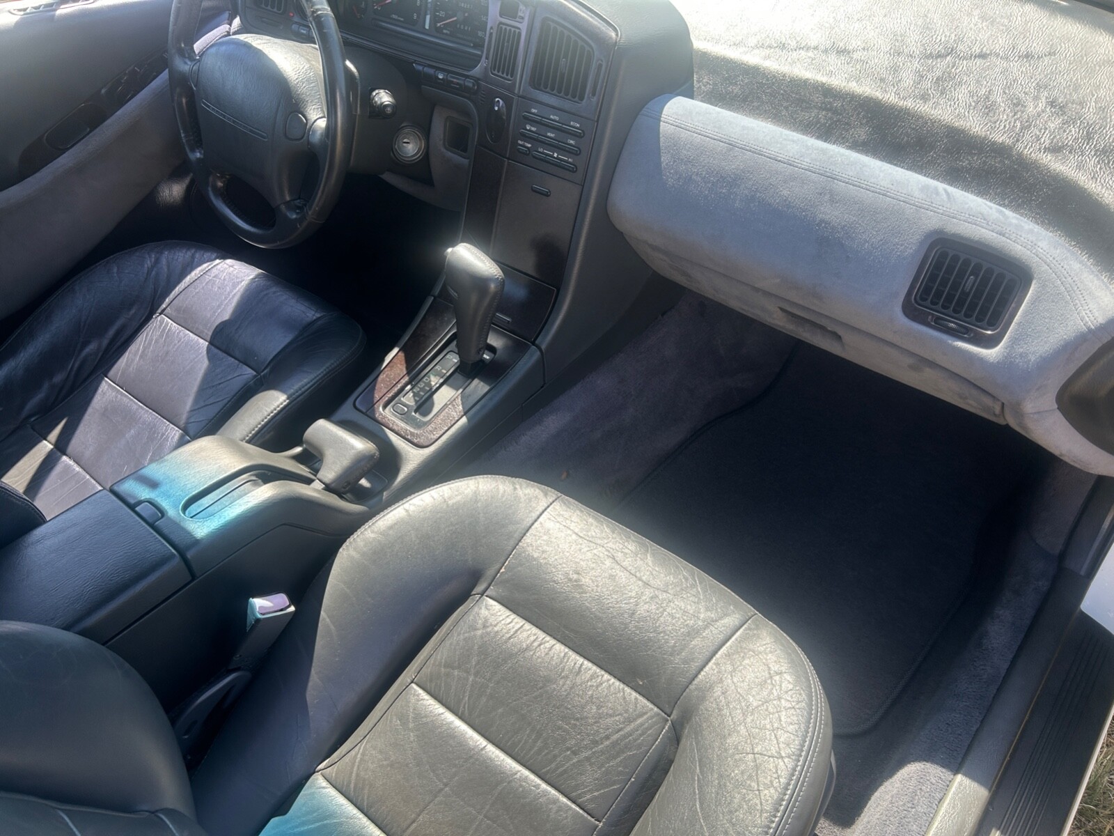 Subaru-SVX-1992-Coupe-15