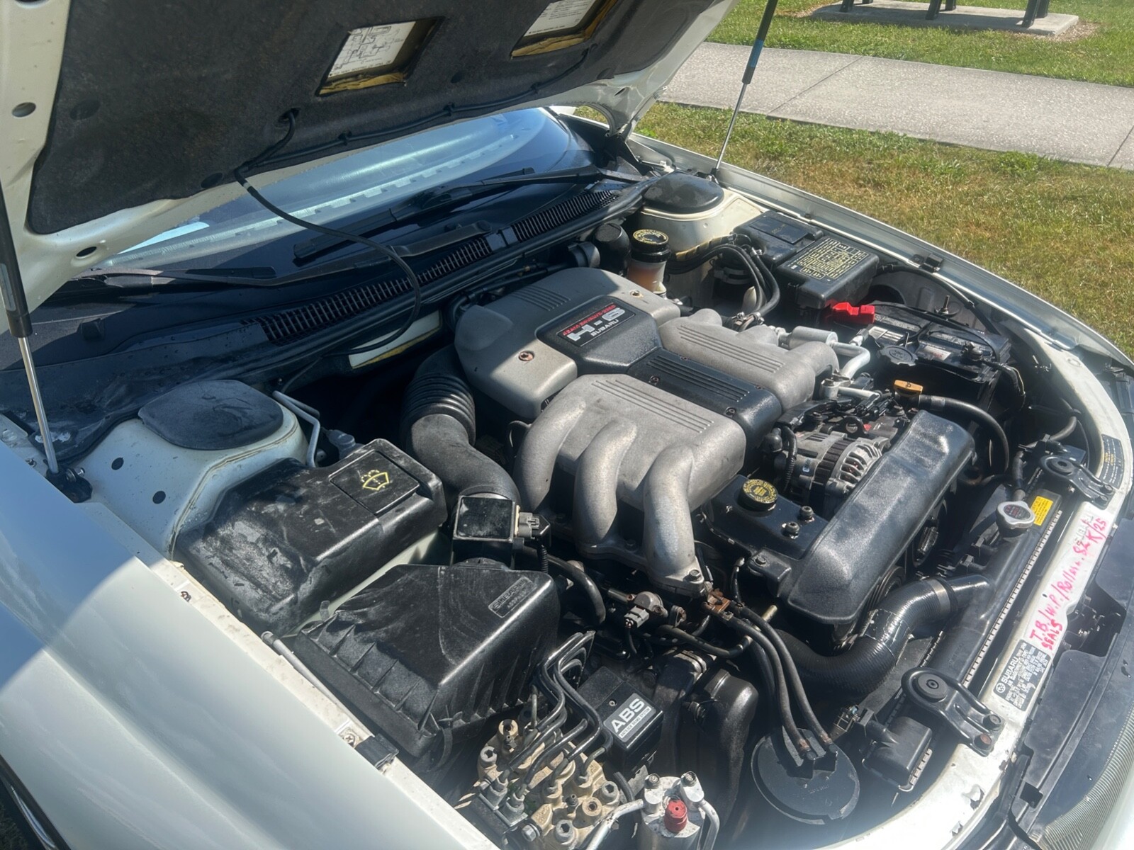 Subaru-SVX-1992-Coupe-16