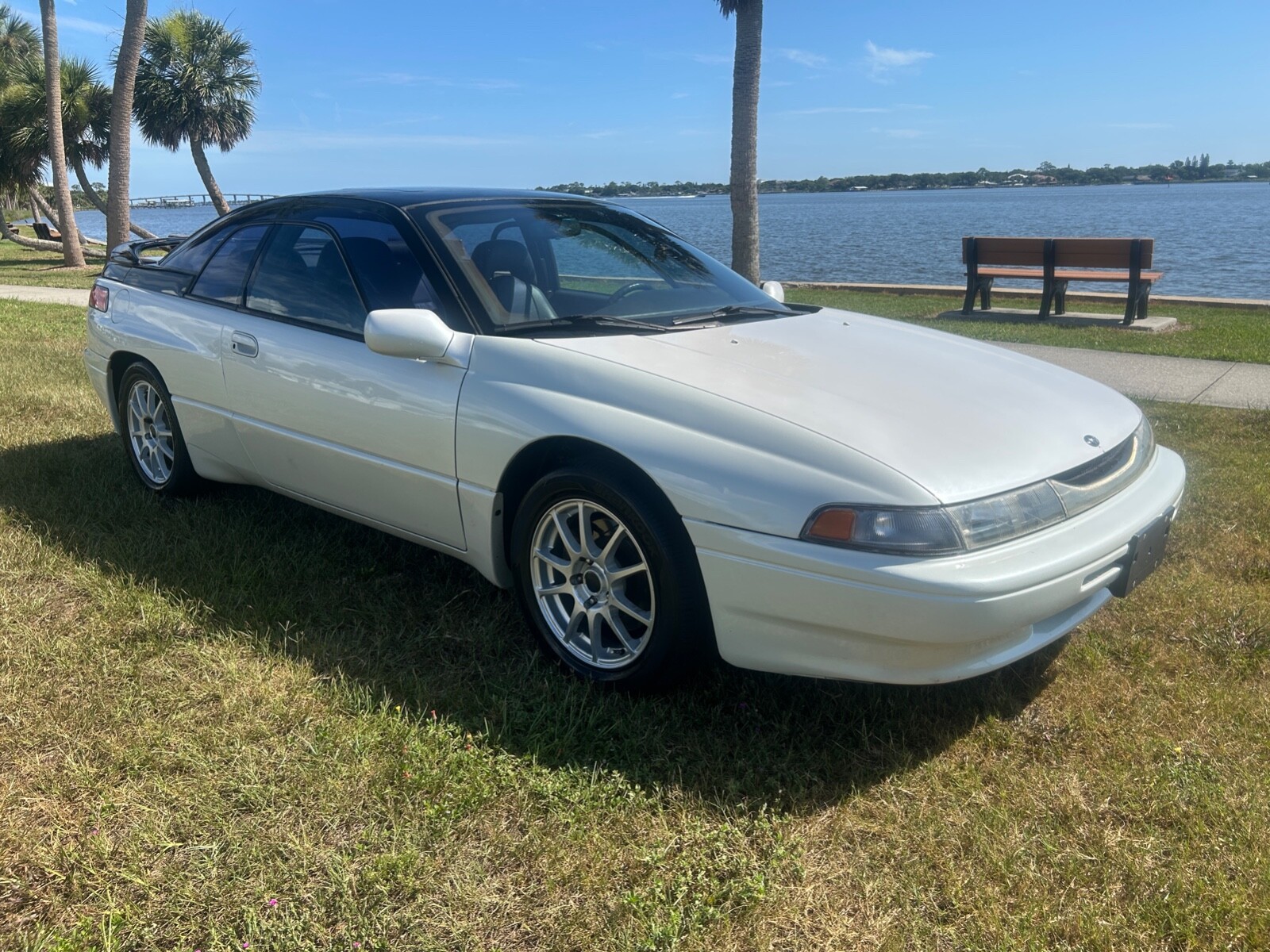 Subaru-SVX-1992-Coupe-3
