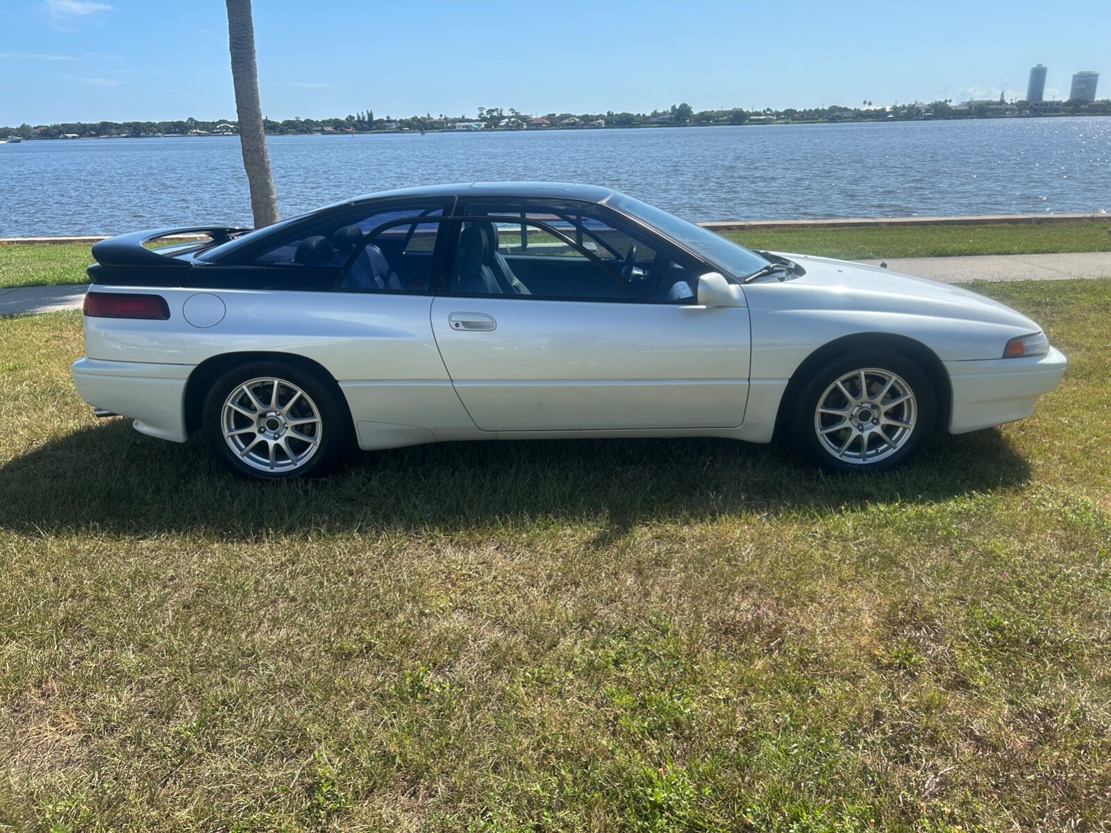 Subaru-SVX-1992-Coupe-4