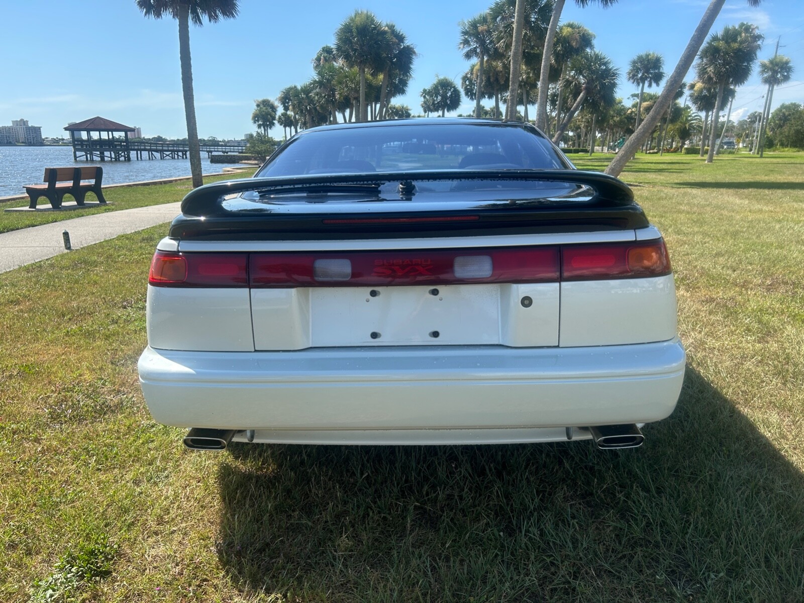 Subaru-SVX-1992-Coupe-6