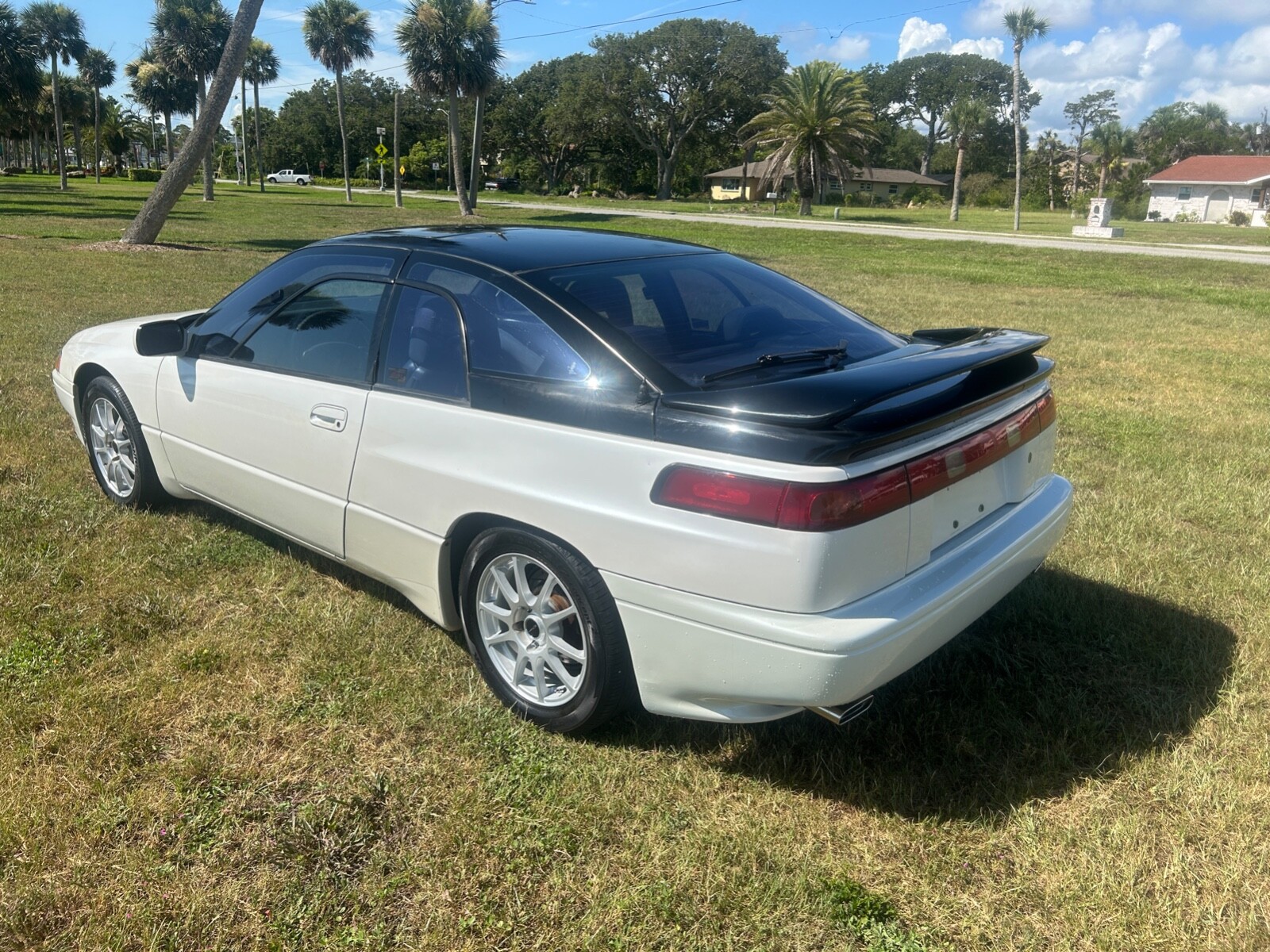 Subaru-SVX-1992-Coupe-7