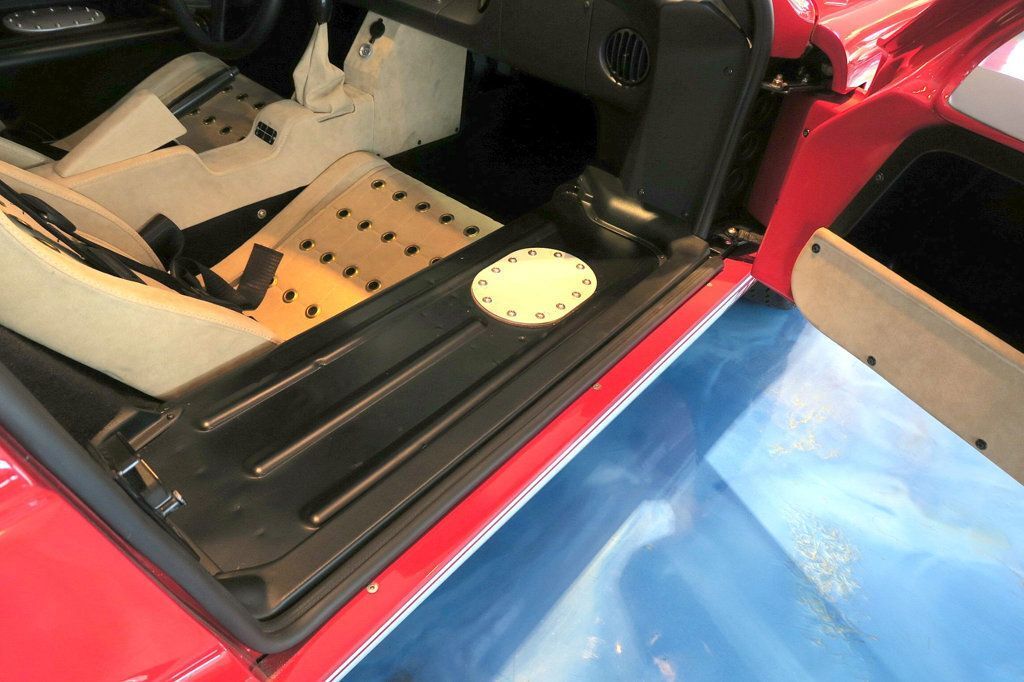 Superformance-GT40-1965-Coupe-10