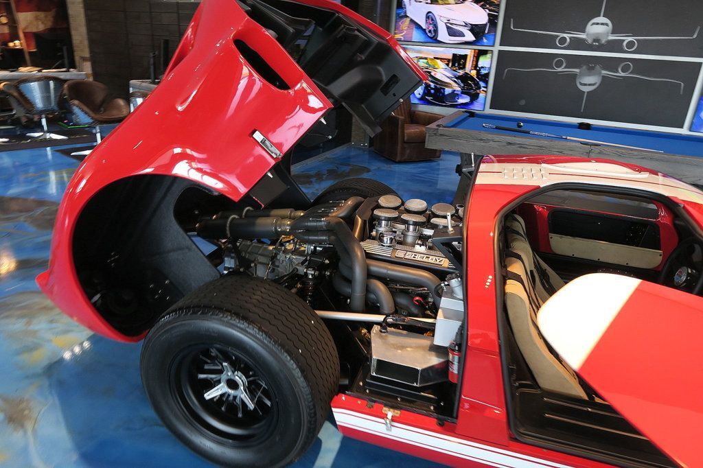 Superformance-GT40-1965-Coupe-18