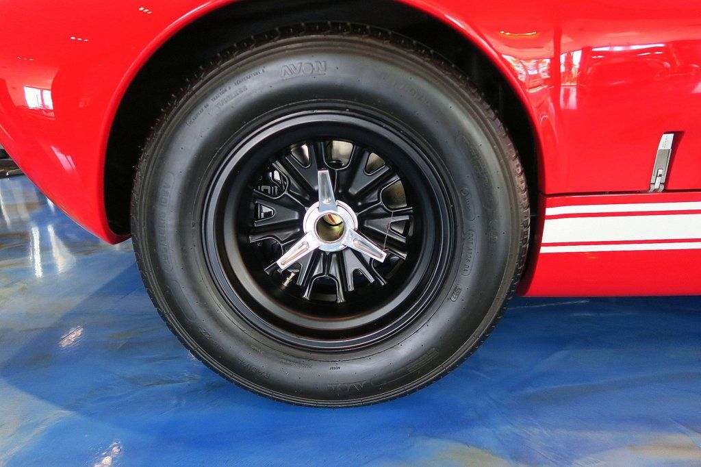 Superformance-GT40-1965-Coupe-23