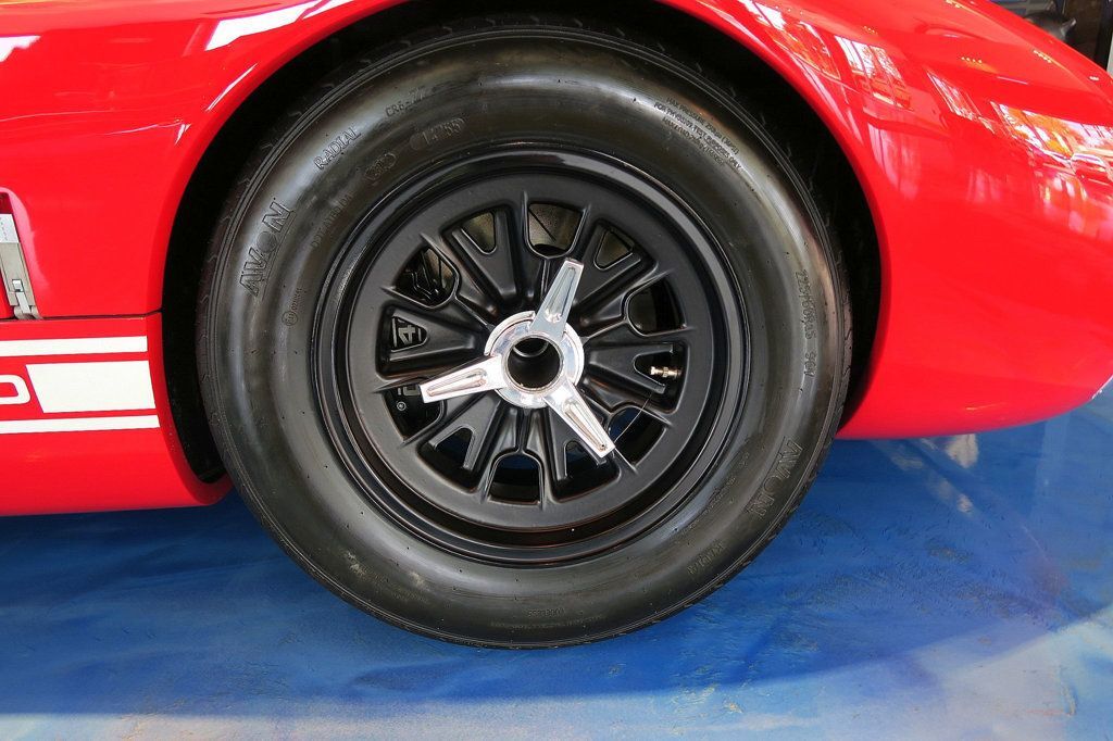 Superformance-GT40-1965-Coupe-24