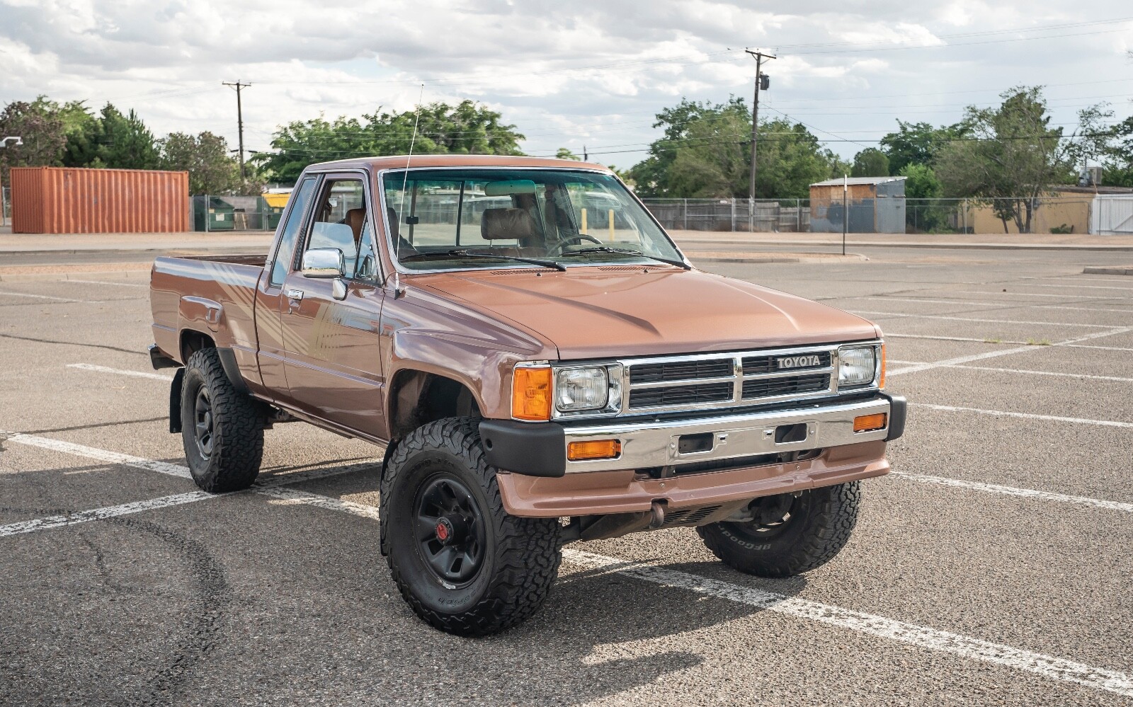 Toyota-12-Ton-Pickup-1987-1