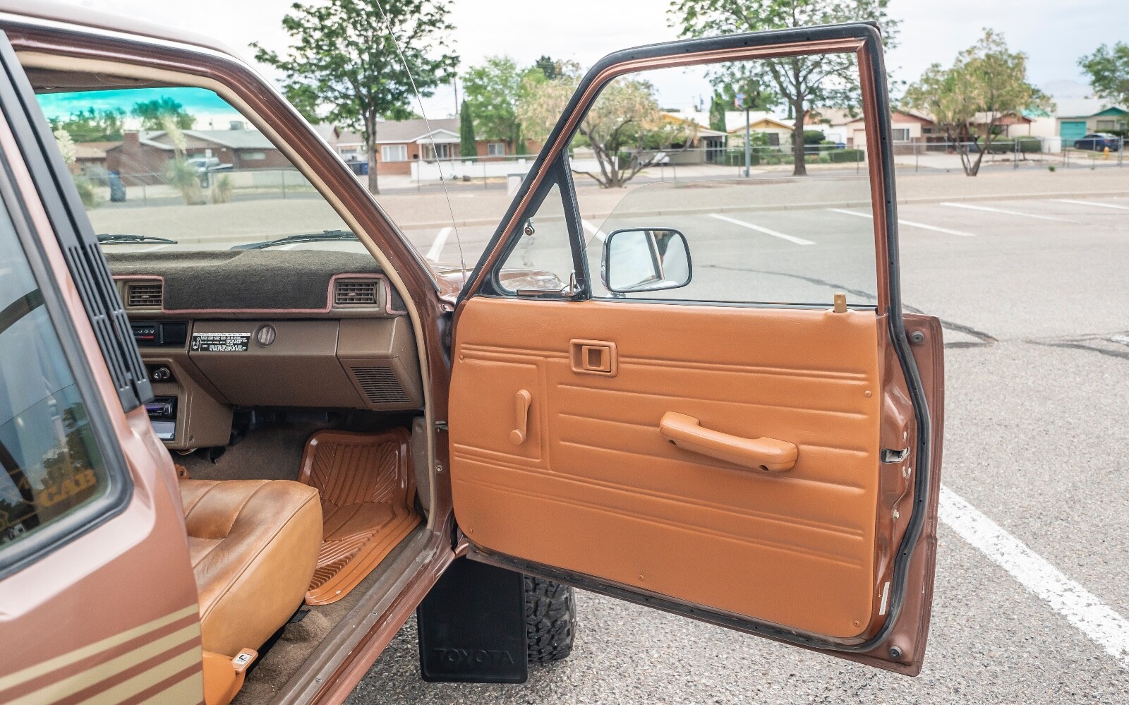 Toyota-12-Ton-Pickup-1987-15