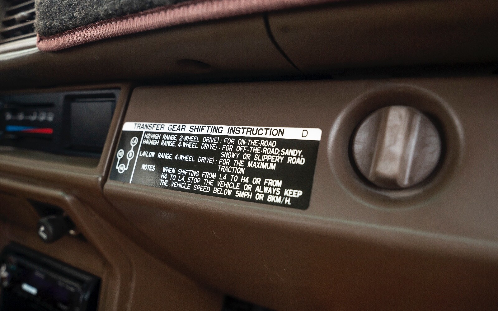 Toyota-12-Ton-Pickup-1987-16