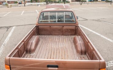 Toyota-12-Ton-Pickup-1987-23