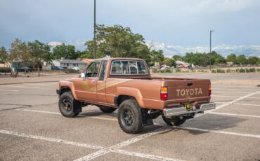 Toyota-12-Ton-Pickup-1987-5