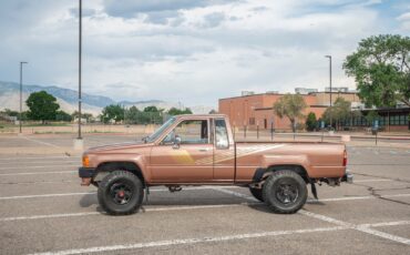 Toyota-12-Ton-Pickup-1987-6