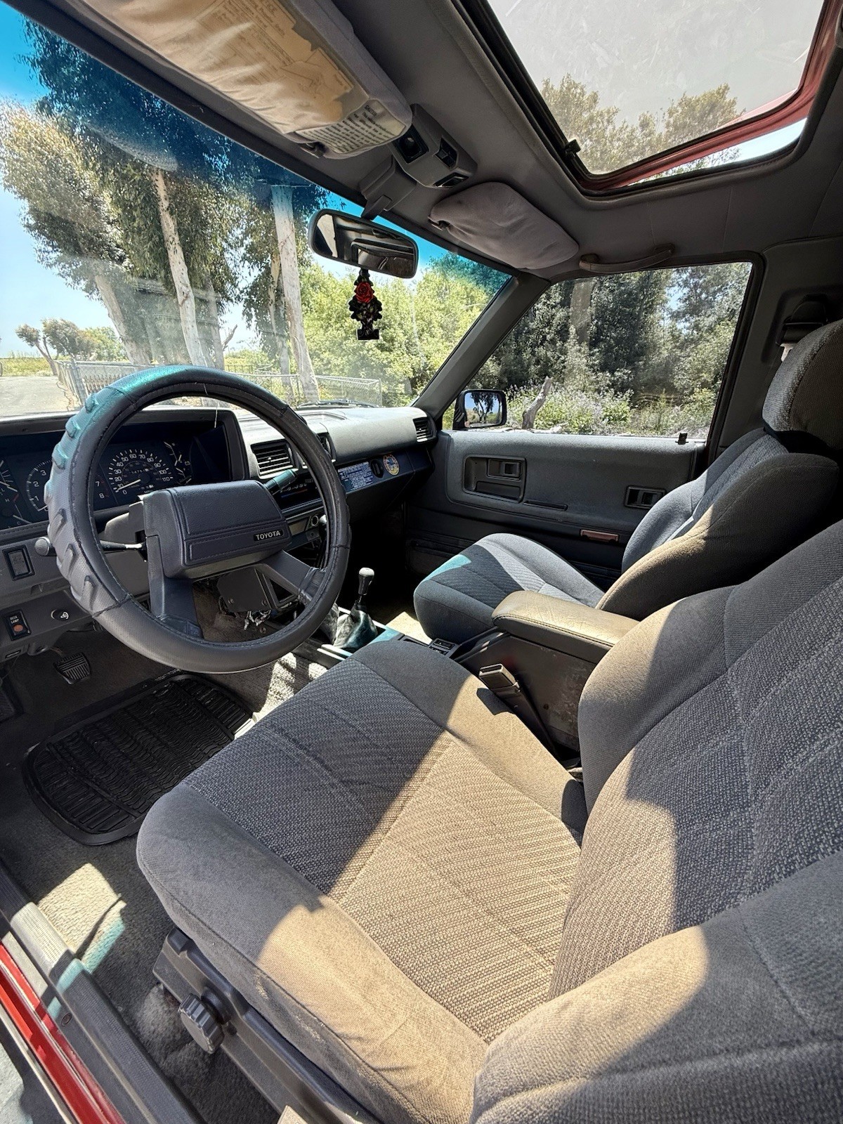 Toyota-4Runner-1988-SUV-10