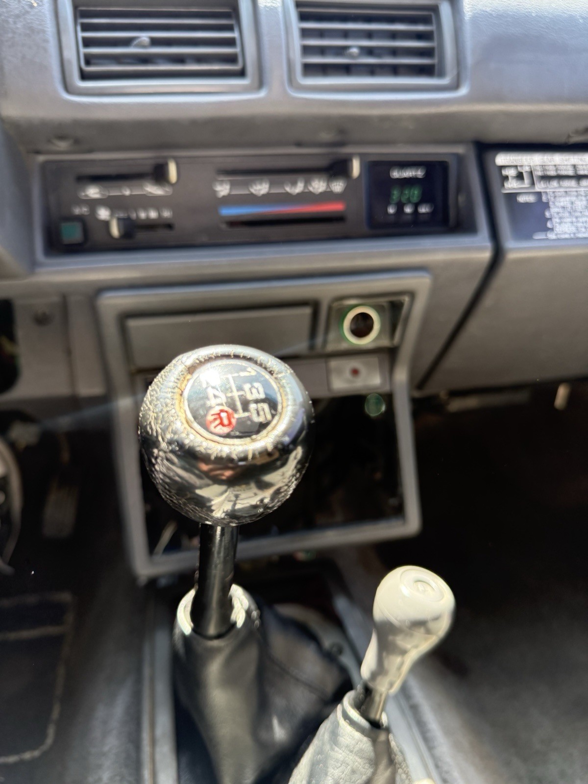 Toyota-4Runner-1988-SUV-14