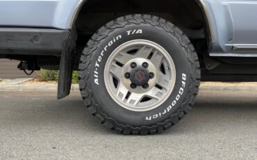Toyota-4Runner-1988-SUV-15