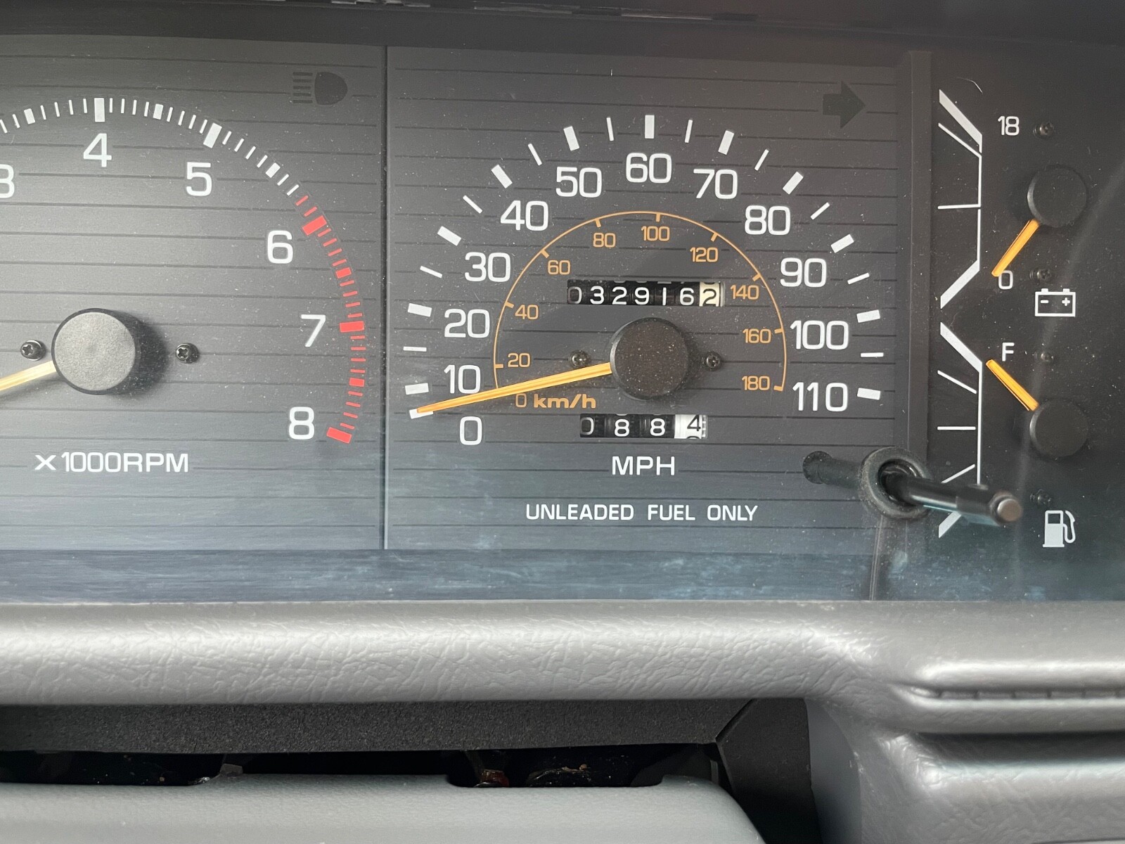 Toyota-4Runner-1988-SUV-16