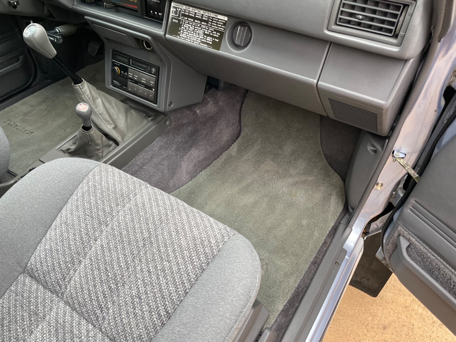 Toyota-4Runner-1988-SUV-18