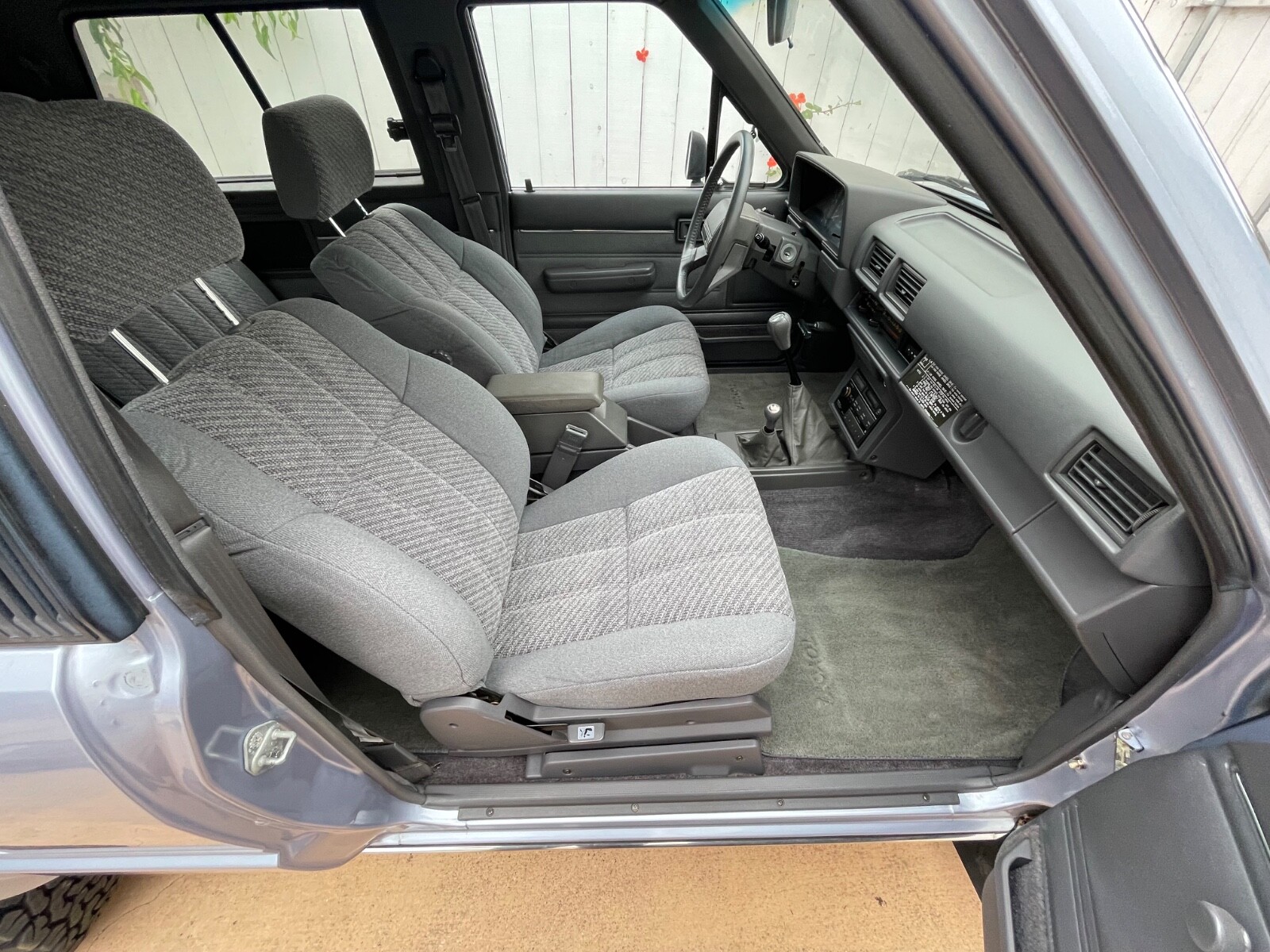 Toyota-4Runner-1988-SUV-19