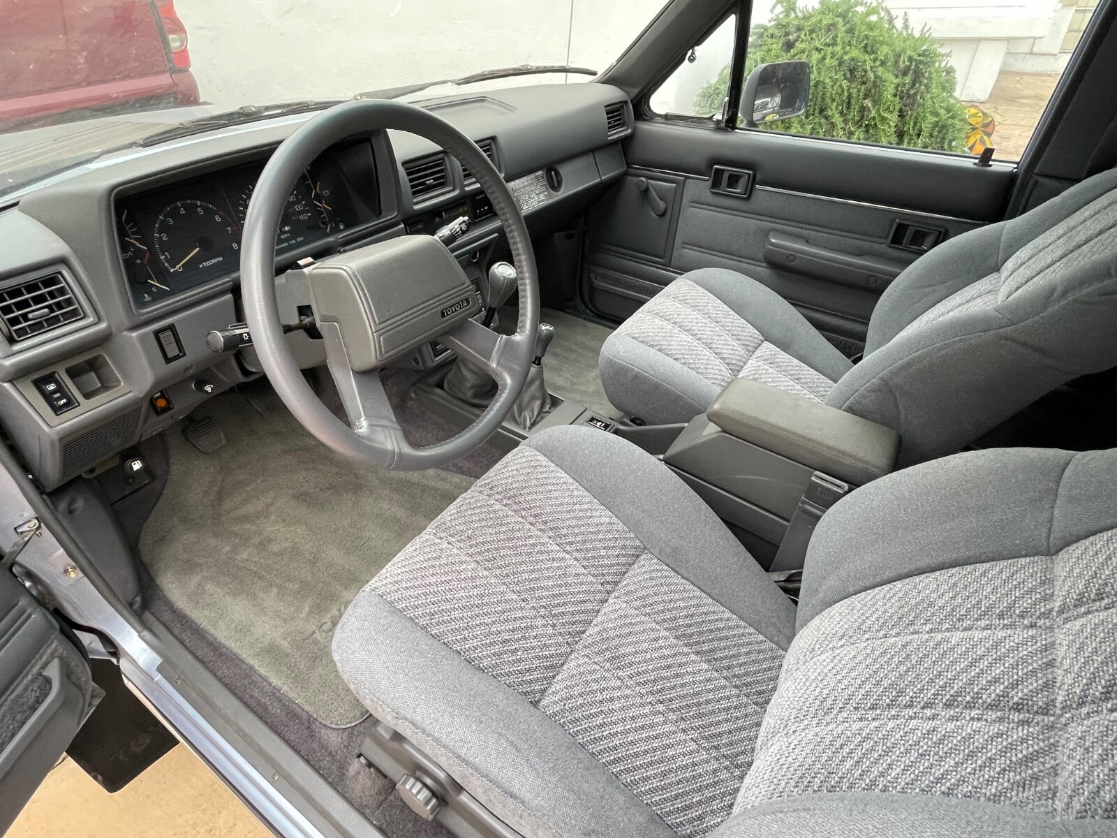 Toyota-4Runner-1988-SUV-26