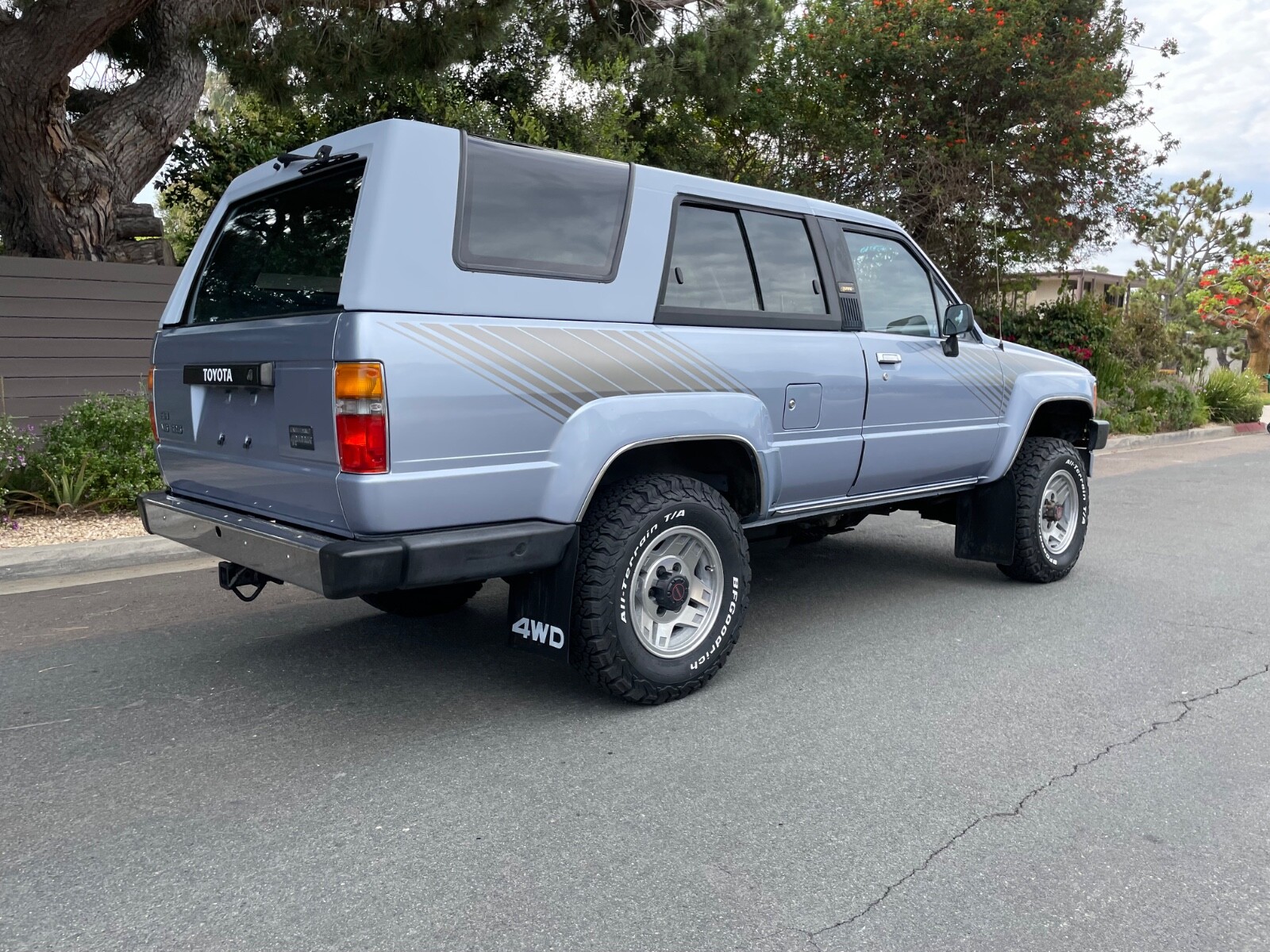 Toyota-4Runner-1988-SUV-8