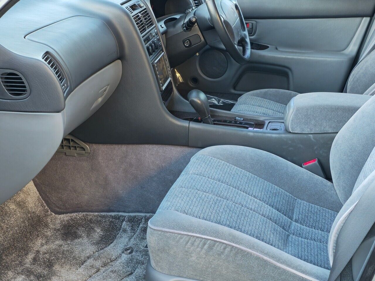 Toyota-Aristo-1995-Sedan-31