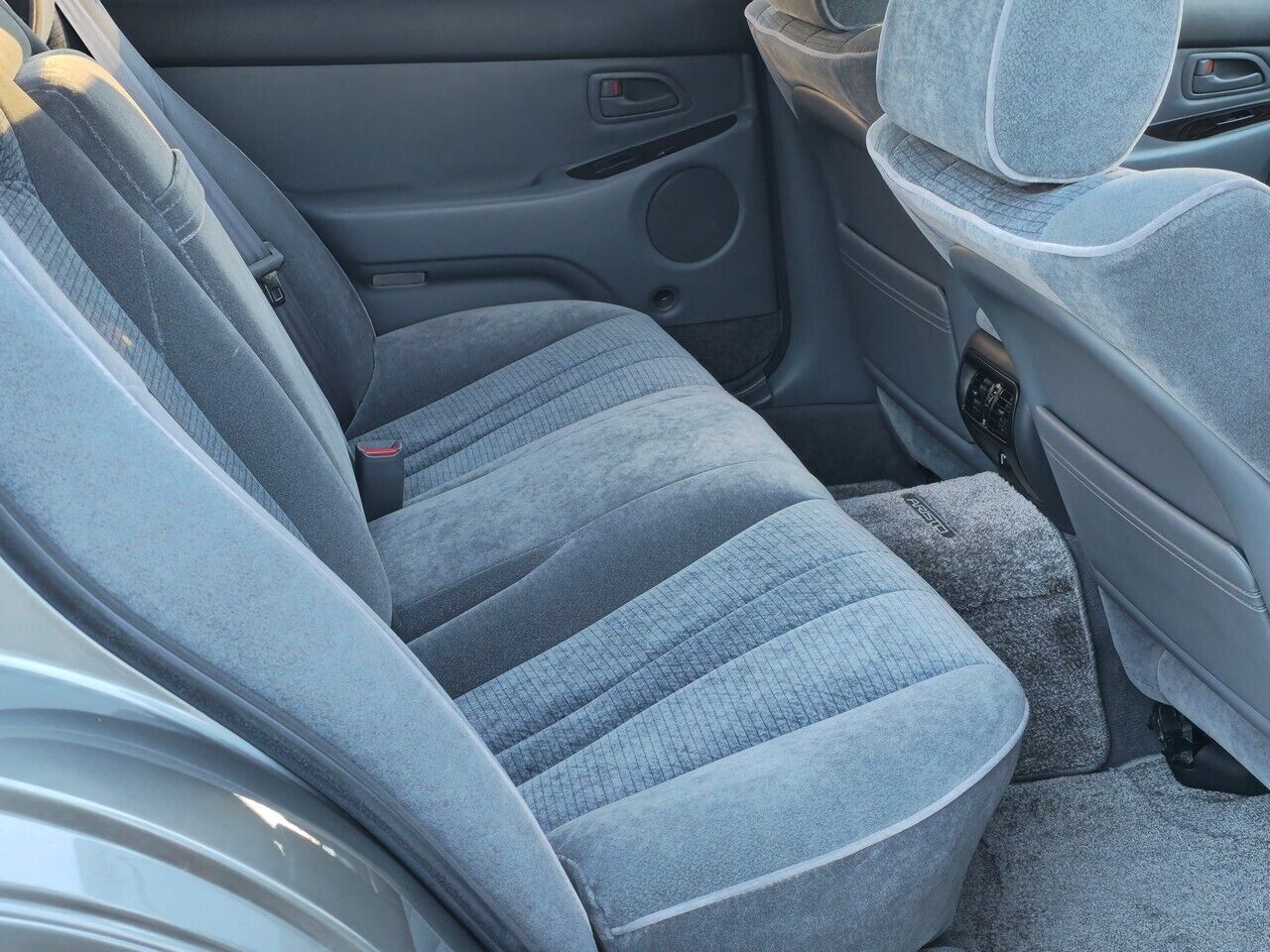 Toyota-Aristo-1995-Sedan-32
