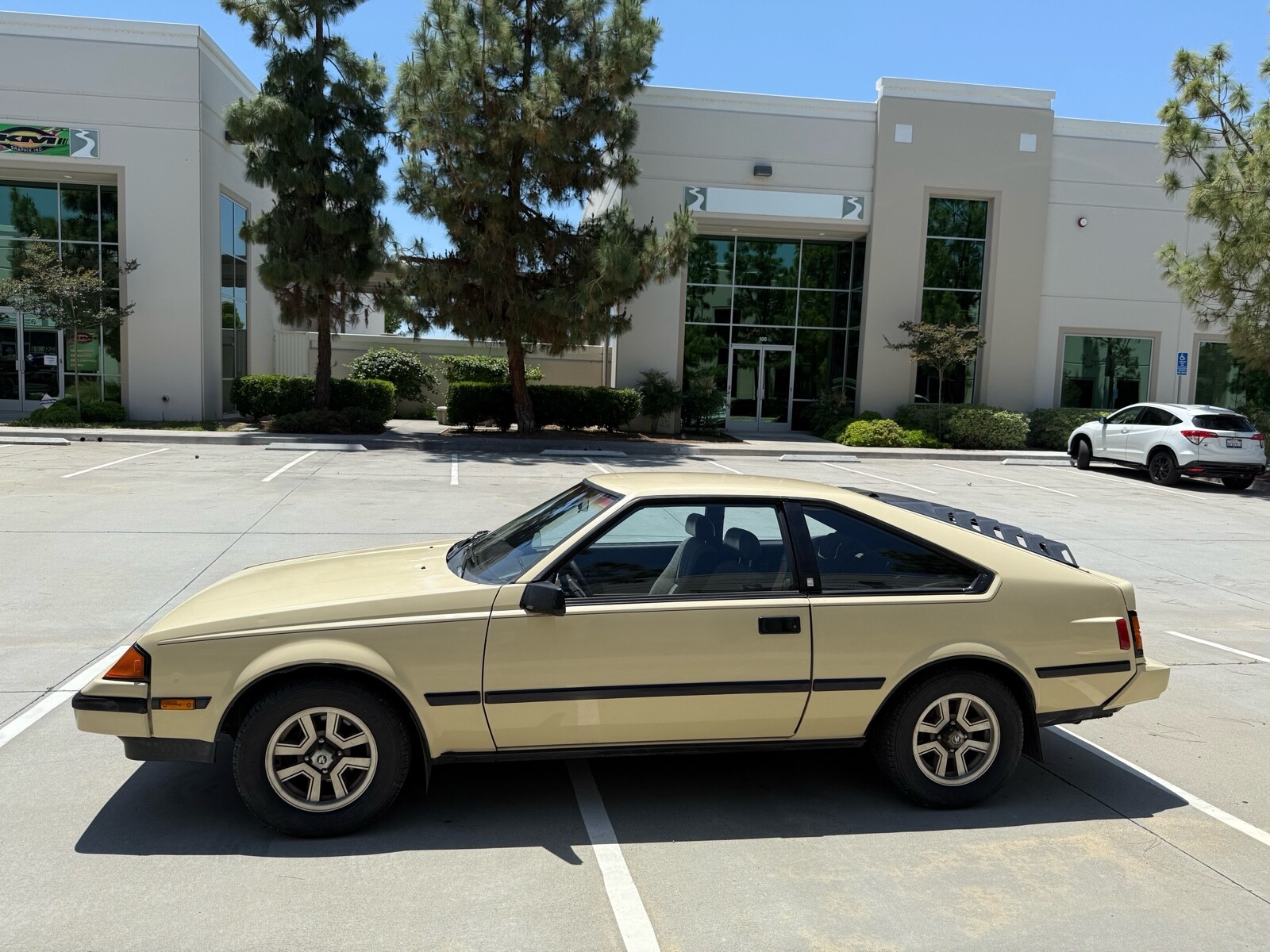 Toyota-Celica-1983-Hatchback-3