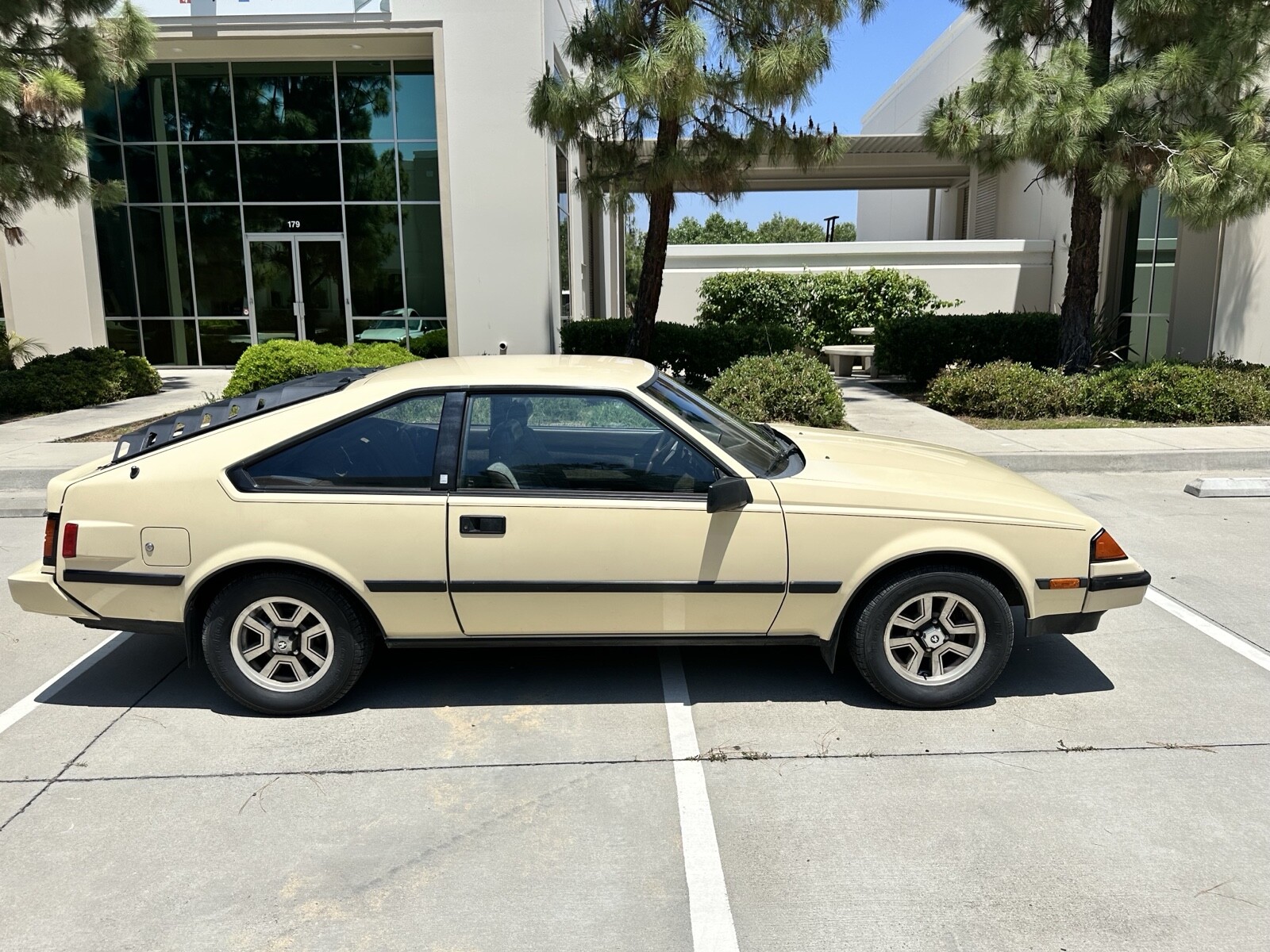 Toyota-Celica-1983-Hatchback-4