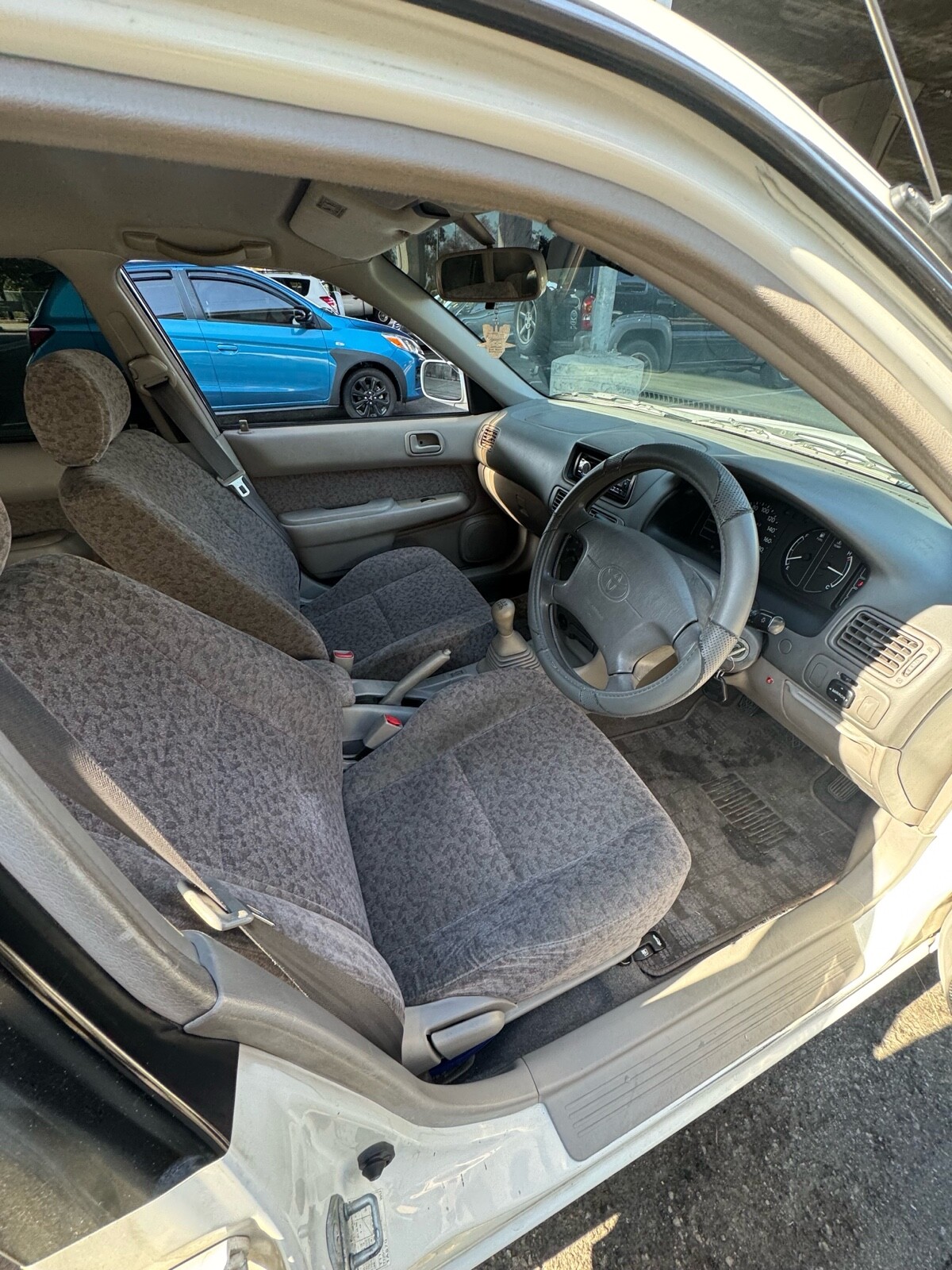 Toyota-Corolla-1994-Sedan-8