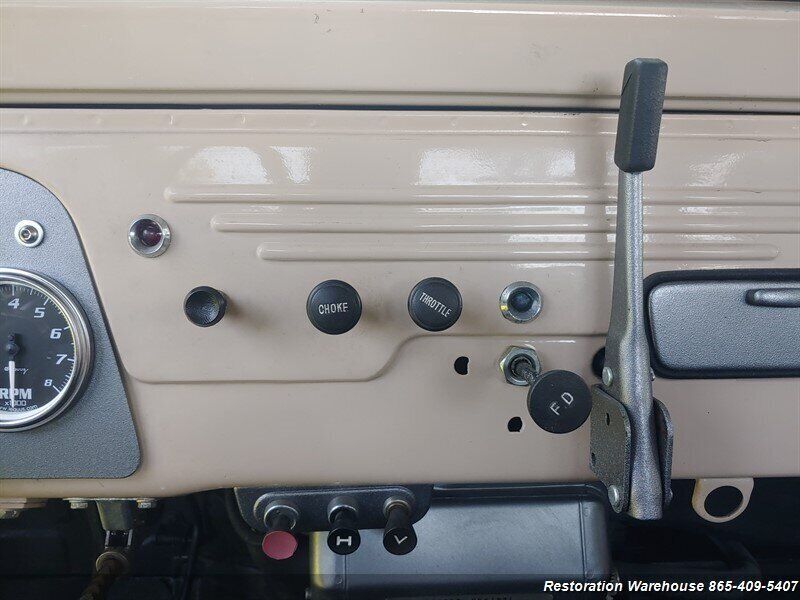 Toyota-FJ-Cruiser-1967-38