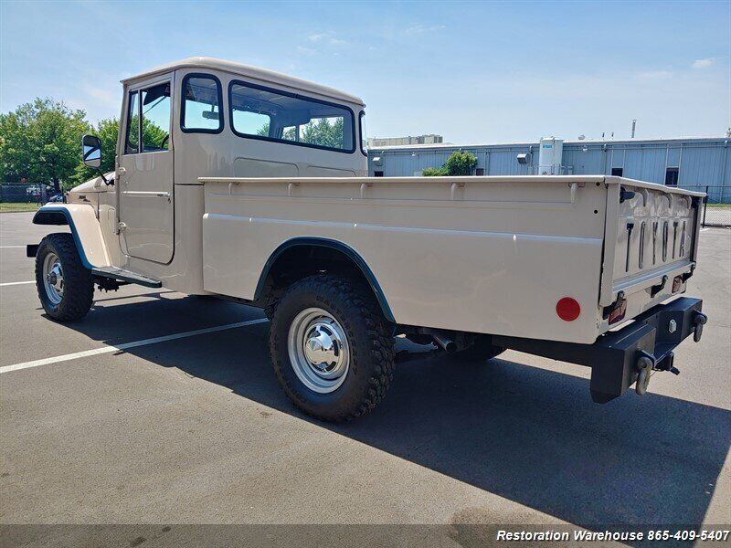 Toyota-FJ-Cruiser-1967-39
