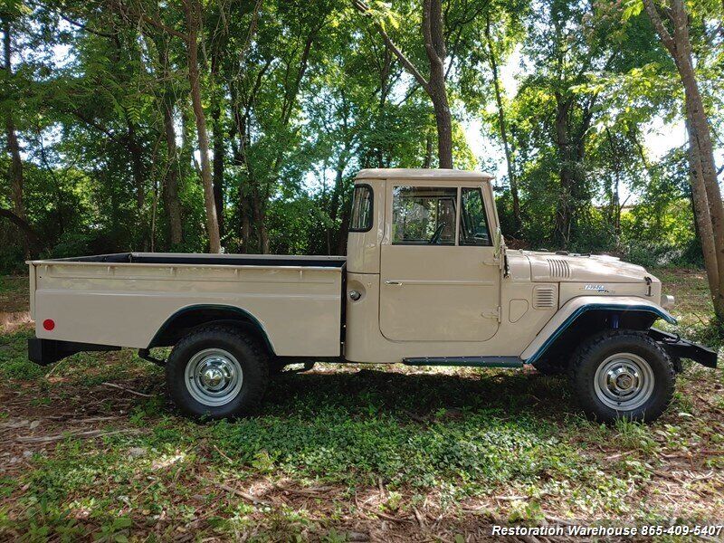 Toyota-FJ-Cruiser-1967-4